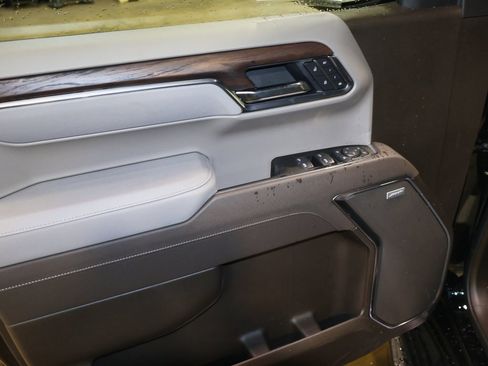 New 2026 GMC Sierra 1500 SLT w/ SLT Premium Plus Package image 8