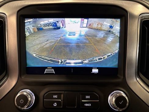Used 2021 GMC Sierra 1500 SLE AWD/4WD image 16