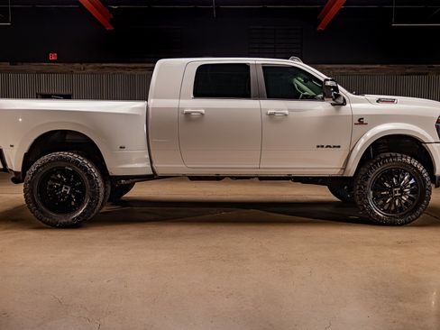 Used 2025 RAM 3500 Laramie w/ Max Tow Package image 11