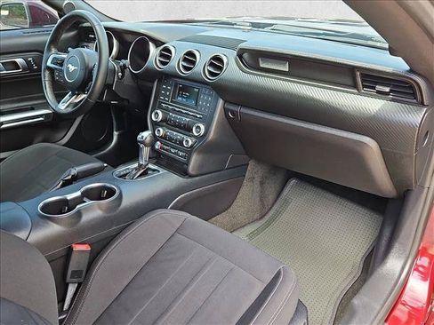 Used 2018 Ford Mustang Coupe RWD image 19