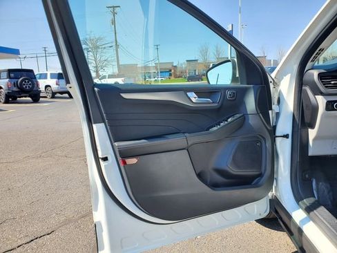 Used 2023 Ford Escape Active w/ Tech Pack #2 AWD/4WD image 9