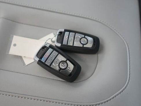 Used 2026 Ford Expedition Platinum w/ Driver's Package image 25