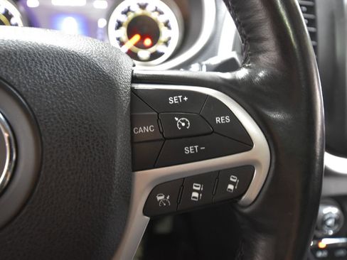 Used 2015 Jeep Cherokee Trailhawk w/ Comfort/Convenience Group AWD/4WD image 30