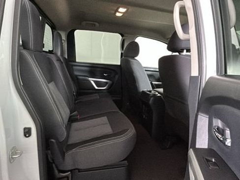 Used 2022 Nissan Titan SV w/ SV Convenience Package AWD/4WD image 30