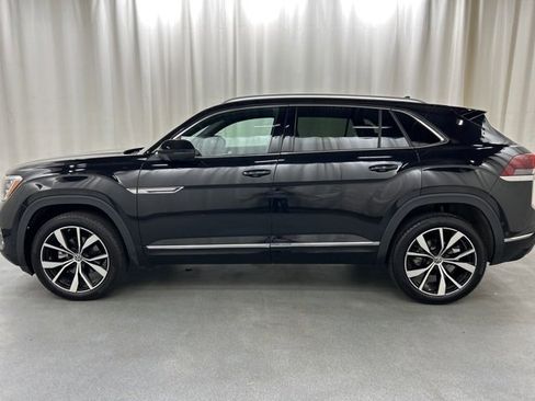 Used 2025 Volkswagen Atlas Cross Sport SEL Premium R-Line image 3