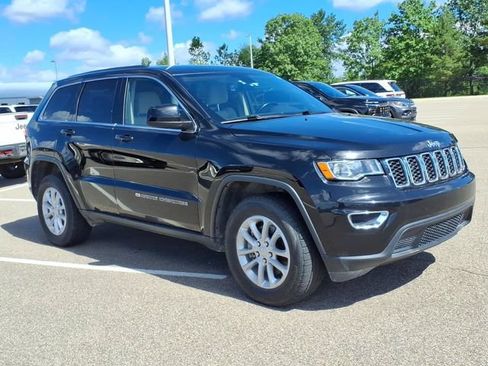 Used 2022 Jeep Grand Cherokee Laredo E AWD/4WD image 2