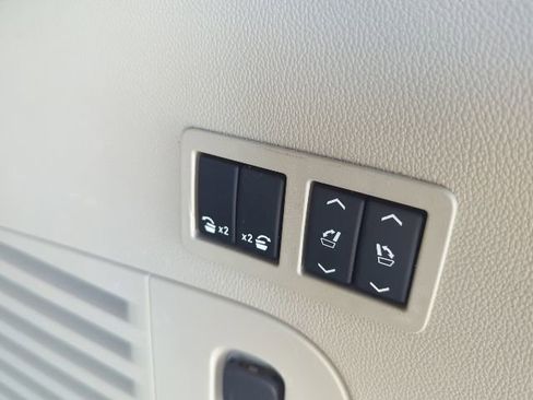 Used 2019 GMC Yukon Denali w/ Denali Ultimate Package AWD/4WD image 16