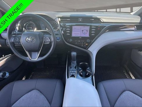Used 2020 Toyota Camry LE FWD image 7