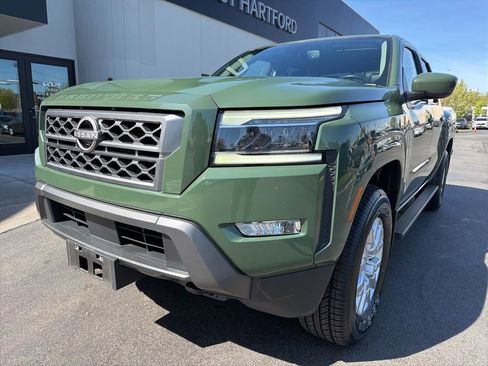 Used 2022 Nissan Frontier SV w/ SV Premium Package AWD/4WD image 3