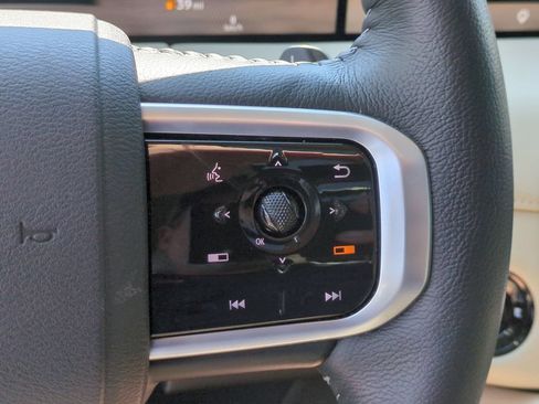 Used 2025 Nissan Armada Platinum AWD/4WD image 16