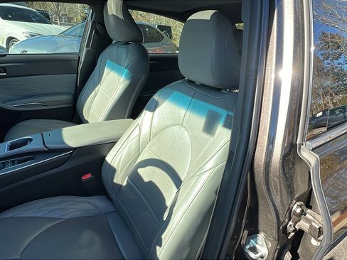 Used 2019 Toyota Avalon XLE image 17