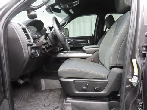 Used 2024 RAM 2500 Big Horn w/ Night Edition AWD/4WD image 9