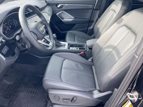 Certified 2025 Audi Q3 2.0T Premium w/ Convenience Package image 5