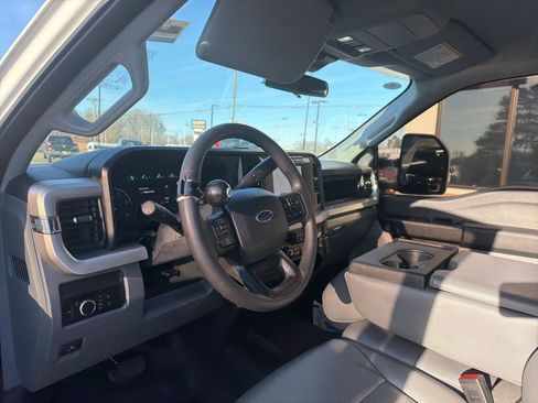 Used 2024 Ford F350 XL image 3