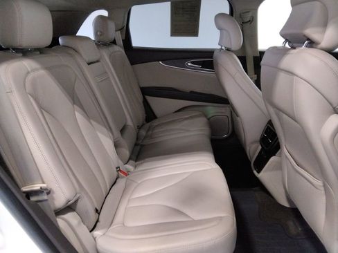 Used 2018 Lincoln MKX Reserve w/ Driver Assistance Package image 40