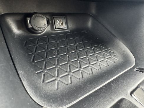 Used 2025 Toyota RAV4 LE image 26