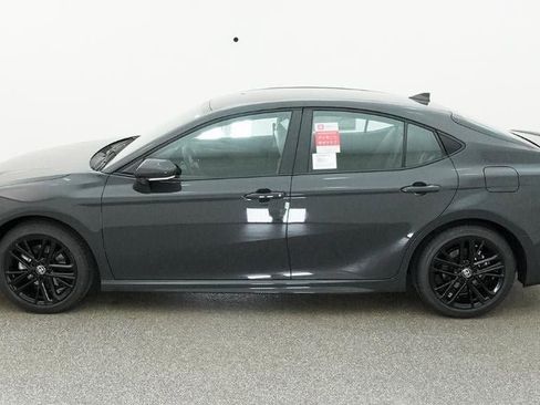 New 2026 Toyota Camry SE image 3