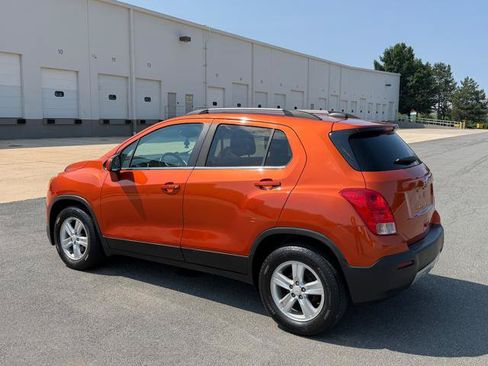 Used 2016 Chevrolet Trax LT w/ LT Convenience Package FWD image 3