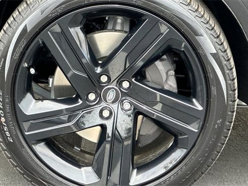 New 2025 Land Rover Discovery Dynamic SE image 26