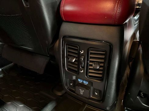 Used 2022 Dodge Durango R/T w/ Trailer Tow Group IV AWD/4WD image 17