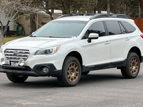 Used 2015 Subaru Outback 2.5i Premium image 8
