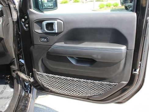 Used 2023 Jeep Wrangler Unlimited Rubicon 4xe AWD/4WD image 31