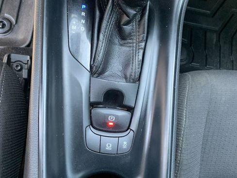 Used 2018 Toyota C-HR XLE FWD image 13
