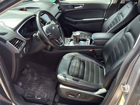 Used 2020 Ford Edge SEL w/ Convenience Package FWD image 4