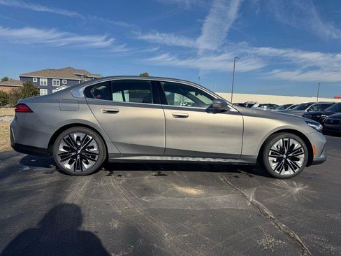 New 2026 BMW 530i w/ Premium Package RWD image 7