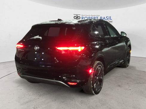 Used 2022 Buick Envision Essence w/ Sport Touring Package image 5