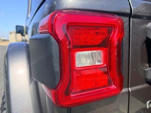 Used 2019 Jeep Wrangler Unlimited Rubicon image 35