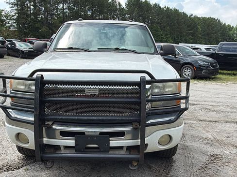 Used 2005 GMC Sierra 2500 SLT w/ Heavy-Duty Power Package AWD/4WD image 3