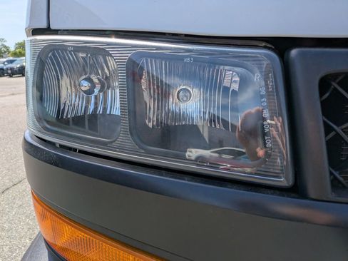 Used 2024 Chevrolet Express 2500 RWD image 11