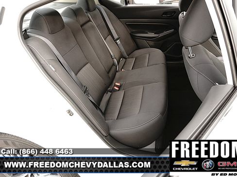 Used 2025 Nissan Altima 2.5 SV FWD image 12