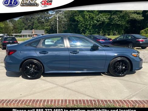 Used 2025 Honda Civic Sport image 8
