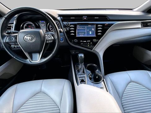 Used 2018 Toyota Camry SE FWD image 15
