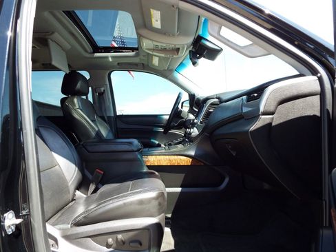 Used 2015 Chevrolet Suburban LTZ RWD image 29