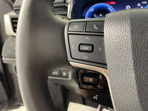 Used 2025 Toyota Camry XLE w/ Premium Plus Package AWD/4WD image 13