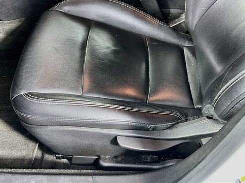 Used 2015 Chevrolet Volt Premium w/ Premium Trim Package FWD image 11