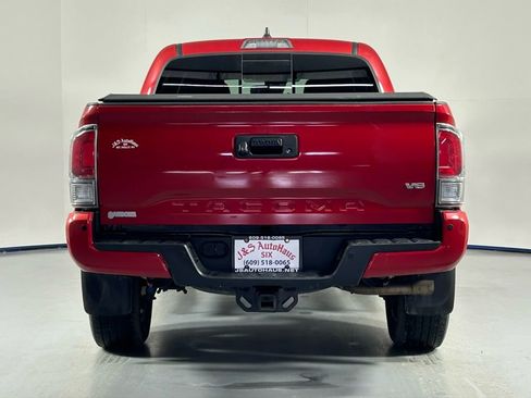 Used 2021 Toyota Tacoma TRD Sport w/ Technology Package image 6
