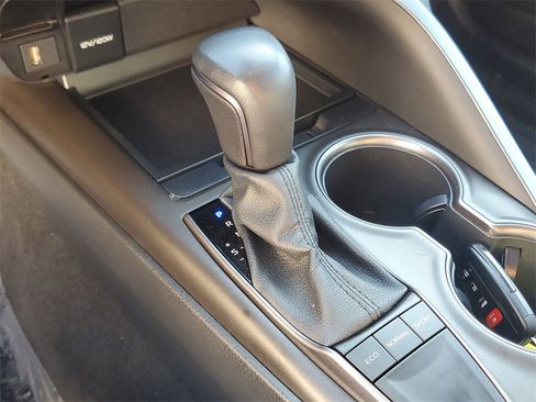 Used 2022 Toyota Camry SE image 31