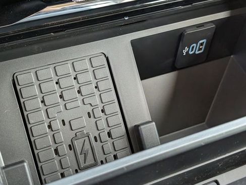 New 2026 Ford F250 Lariat w/ Black Appearance Package image 48