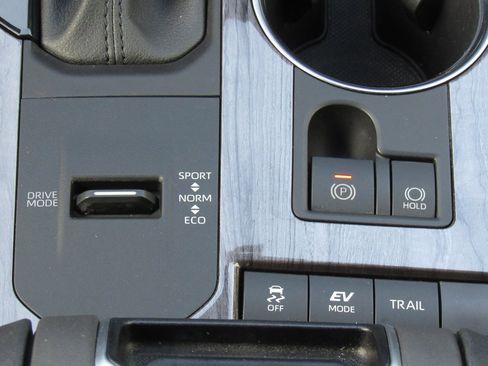 Certified 2021 Toyota Highlander Platinum image 36