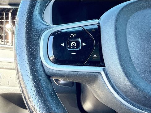 Used 2018 Volvo XC60 T6 R-Design w/ Convenience Package image 36