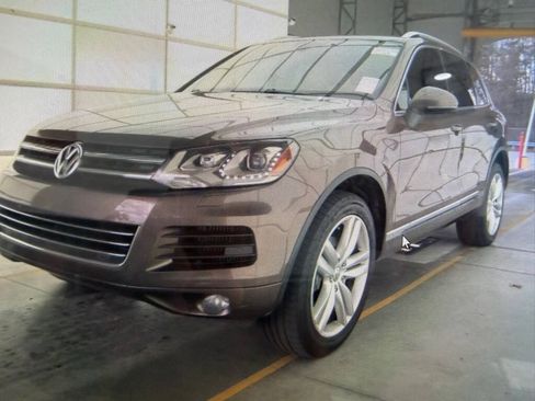 Used 2013 Volkswagen Touareg TDI AWD/4WD image 1