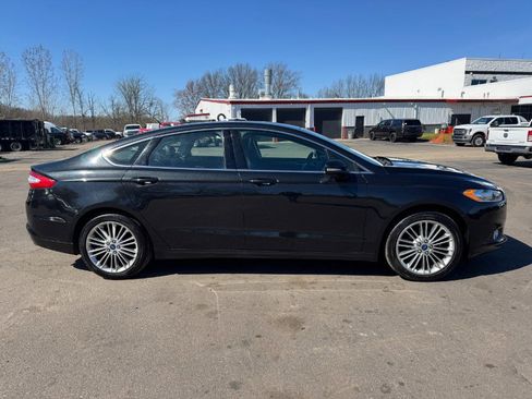 Used 2015 Ford Fusion SE w/ Equipment Group 202A image 6