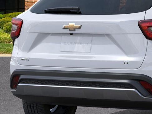 New 2026 Chevrolet Trax LT image 16