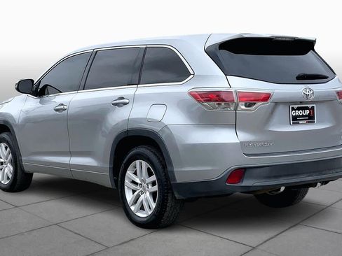 Used 2015 Toyota Highlander LE image 12