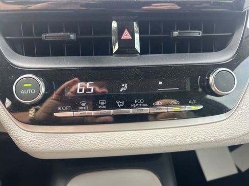 Used 2023 Toyota Corolla LE image 12