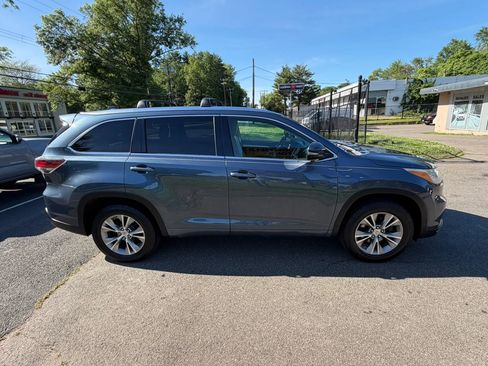 Used 2015 Toyota Highlander XLE FWD image 4